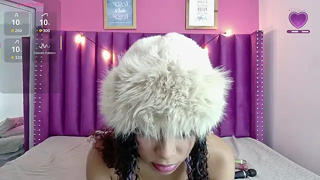 Snapshot of littleebonny chatting on 10, 11, 2025 littleebonny online show from 10, 11, 2025