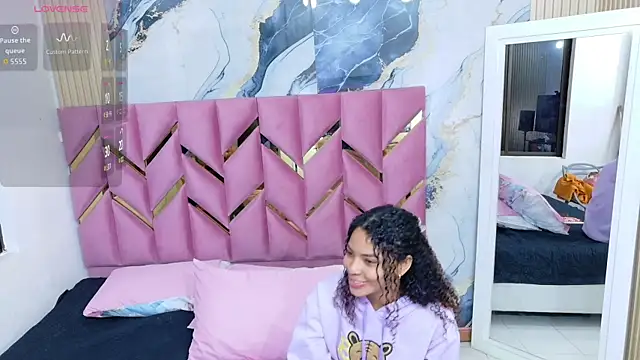 Snapshot of littleebonny chatting on 27, 11, 2025 littleebonny online show from 27, 11, 2025