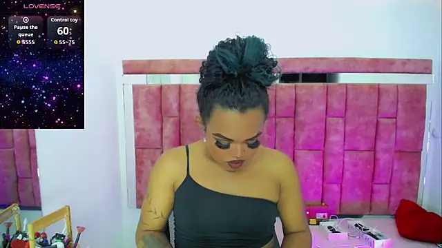 Snapshot of KayleighDreams_ chatting on 5, 3, 2026 KayleighDreams online show from 5, 3, 2026