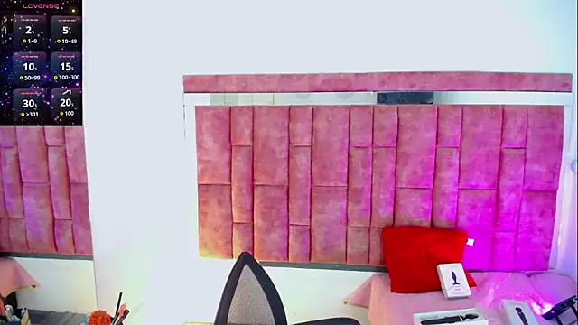 Snapshot of KayleighDreams_ chatting on 12, 4, 2026 KayleighDreams online show from 12, 4, 2026