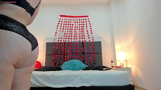 Aslhyn Gomez online show from 11, 2, 2025