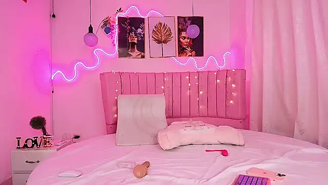 Azul horney online show from 9, 12, 2024