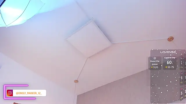 Snapshot of emily_parkerr chatting on 6, 4, 2026 emily parkerr online show from 6, 4, 2026