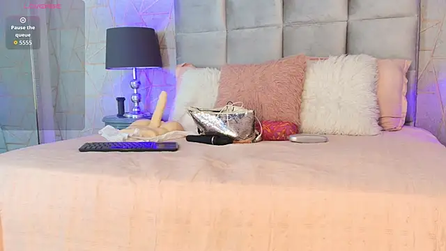 Snapshot of emily_parkerr chatting on 22, 4, 2026 emily parkerr online show from 22, 4, 2026