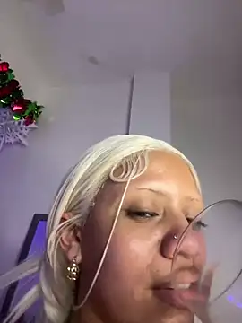 Snapshot of Charlotee_ chatting on 2, 1, 2025 Charlotee  online show from 2, 1, 2025