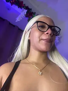 Snapshot of Charlotee_ chatting on 5, 1, 2025 Charlotee  online show from 5, 1, 2025