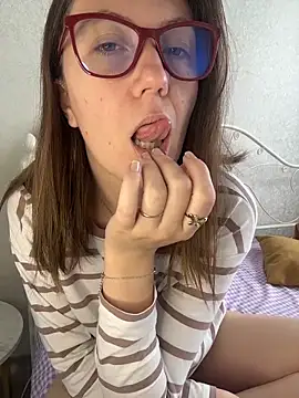 Snapshot of BeatriceTender chatting on 11, 5, 2026 BeatriceTender online show from 11, 5, 2026