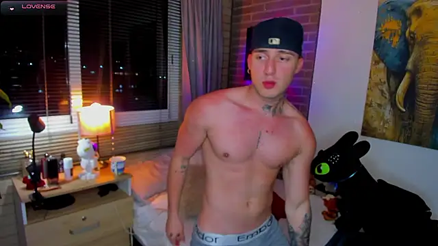 Snapshot of liam_oficial02 chatting on 4, 3, 2026 liam oficial02 online show from 4, 3, 2026