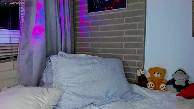 Snapshot of liam_oficial02 chatting on 8, 4, 2026 liam oficial02 online show from 8, 4, 2026