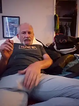 Snapshot of den-rock4u chatting on 11, 4, 2026 den-rock4u online show from 11, 4, 2026