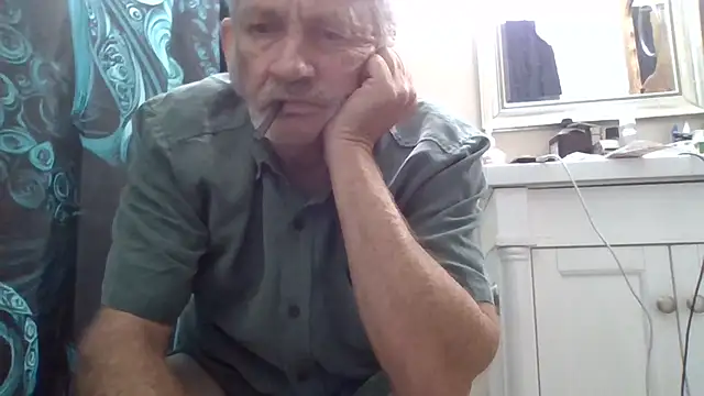 Snapshot of den-rock4u chatting on 13, 4, 2026 den-rock4u online show from 13, 4, 2026