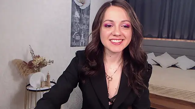 SusanMorado online show from 6, 2, 2025