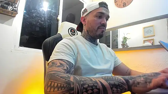 Angel sex latin online show from 2, 2, 2025