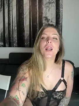 Snapshot of LiliMorganxxx chatting on 23, 4, 2026 LiliMorganxxx online show from 23, 4, 2026