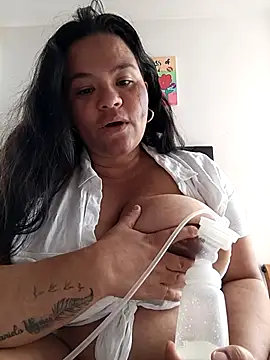 Snapshot of Julieta-tits chatting on 23, 4, 2026 Julieta-tits online show from 23, 4, 2026