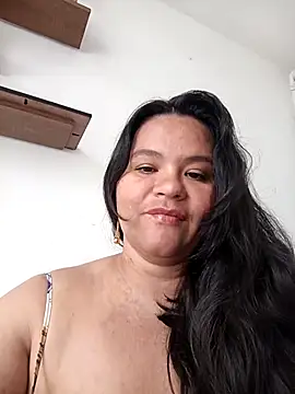 Snapshot of Julieta-tits chatting on 13, 5, 2026 Julieta-tits online show from 13, 5, 2026