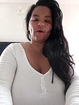 Snapshot of Julieta-tits chatting on 25, 5, 2026 Julieta-tits online show from 25, 5, 2026
