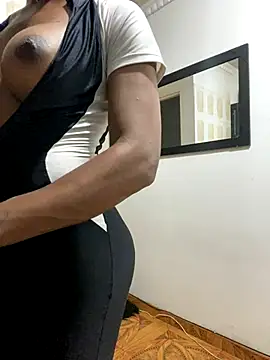 sweetsarabig22cm online show from 9, 9, 2025