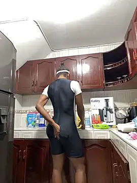 sweetsarabig22cm online show from 18, 3, 2026