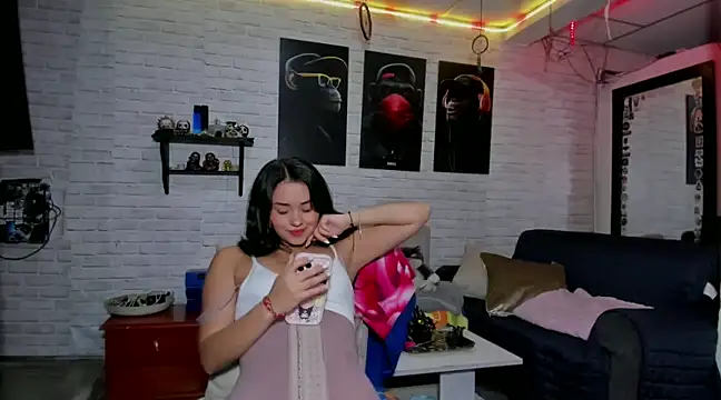 Kimmymadison- online show from 5, 12, 2024