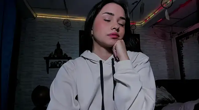 Kimmymadison- online show from 1, 3, 2025