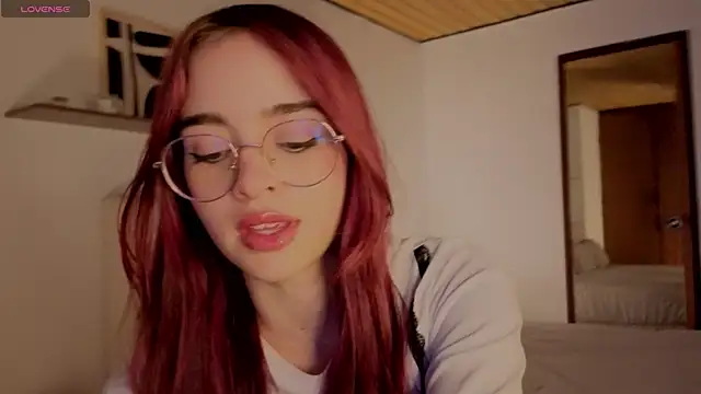 Roxxy mora online show from 24, 10, 2025