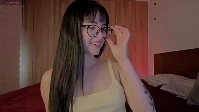 Roxxy mora online show from 17, 6, 2026