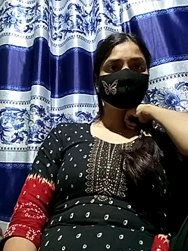 Snapshot of Aruyeshi- chatting on 4, 3, 2025 Aruyeshi- online show from 4, 3, 2025