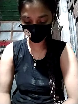 Snapshot of Aruyeshi- chatting on 2, 10, 2025 Aruyeshi- online show from 2, 10, 2025