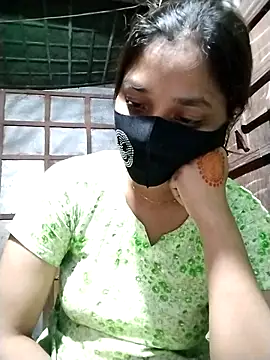 Snapshot of Aruyeshi- chatting on 13, 10, 2025 Aruyeshi- online show from 13, 10, 2025