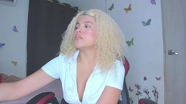 sofiacastillo01 online show from 13, 1, 2026