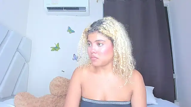 sofiacastillo01 online show from 23, 2, 2026