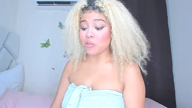 sofiacastillo01 online show from 28, 2, 2026