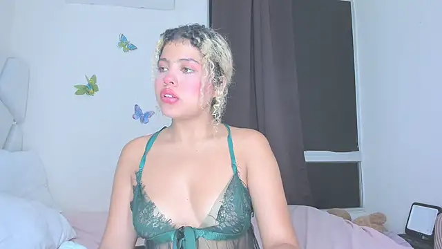 Snapshot of sofiacastillo01 chatting on 29, 4, 2026 sofiacastillo01 online show from 29, 4, 2026