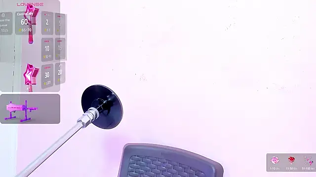 lola clit online show from 9, 11, 2025