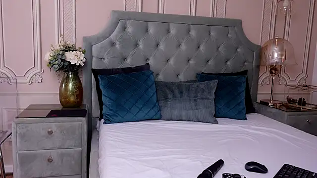 LucyAddison online show from 6, 2, 2025