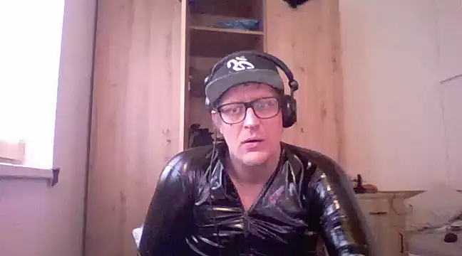 Bigthroaterboy online show from 24, 1, 2025