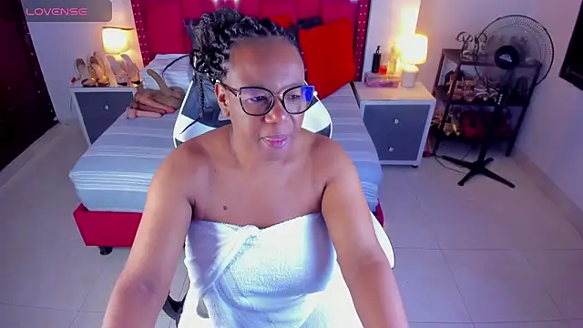 ShantalDior online show from 11, 9, 2025