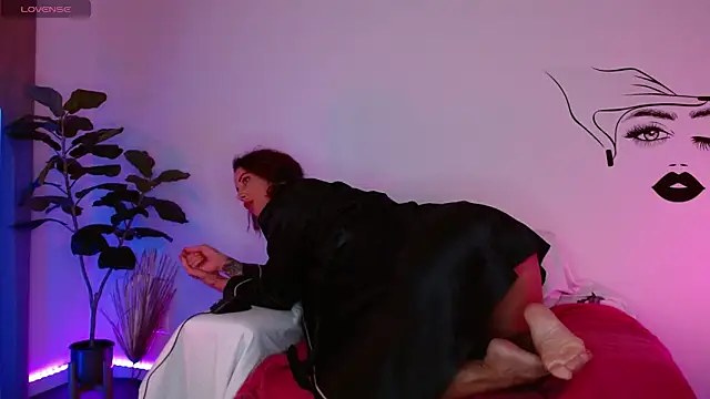 Snapshot of SmilingDutchie chatting on 12, 11, 2025 SmilingDutchie online show from 12, 11, 2025