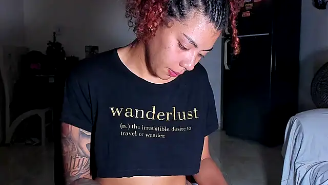 Snapshot of kerlysmith_24 chatting on 15, 12, 2025 kerlysmith 24 online show from 15, 12, 2025