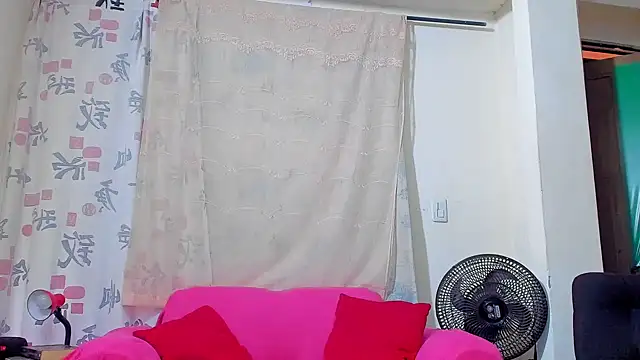 Snapshot of kerlysmith_24 chatting on 5, 6, 2026 kerlysmith 24 online show from 5, 6, 2026