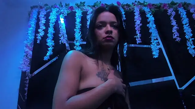 Snapshot of MaddyHudson chatting on 10, 10, 2025 MaddyHudson online show from 10, 10, 2025