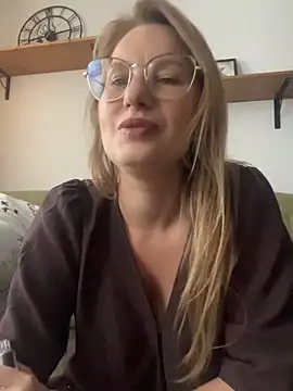 Snapshot of Vanilladreams chatting on 9, 6, 2026 Vanilladreams online show from 9, 6, 2026