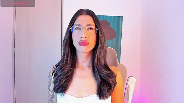 sofiaa grey  online show from 25, 2, 2026