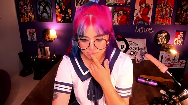 Snapshot of anne_cross chatting on 8, 1, 2025 anne cross online show from 8, 1, 2025