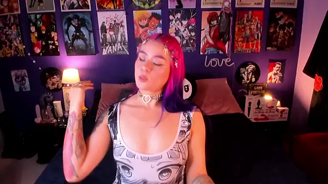 Snapshot of anne_cross chatting on 15, 10, 2025 anne cross online show from 15, 10, 2025