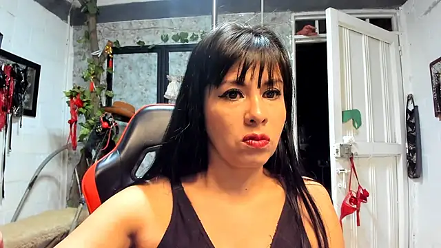 Snapshot of Erlinda-engel chatting on 1, 3, 2025 Erlinda-engel online show from 1, 3, 2025