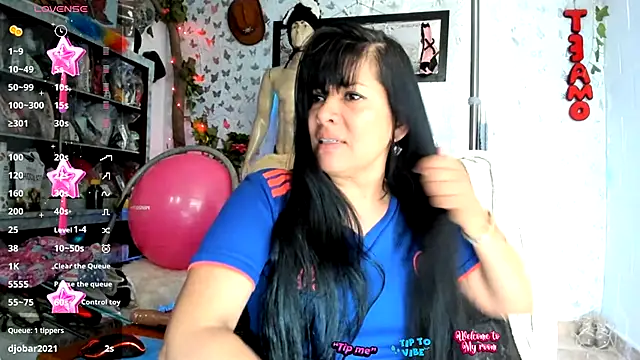 Snapshot of Erlinda-engel chatting on 13, 11, 2025 Erlinda-engel online show from 13, 11, 2025