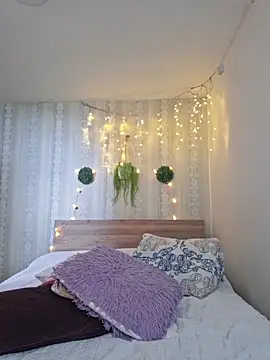 Juliietha servas online show from 22, 2, 2026