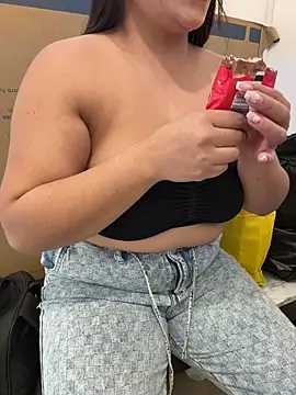 Snapshot of Sol_biglips chatting on 12, 2, 2026 Sol biglips online show from 12, 2, 2026